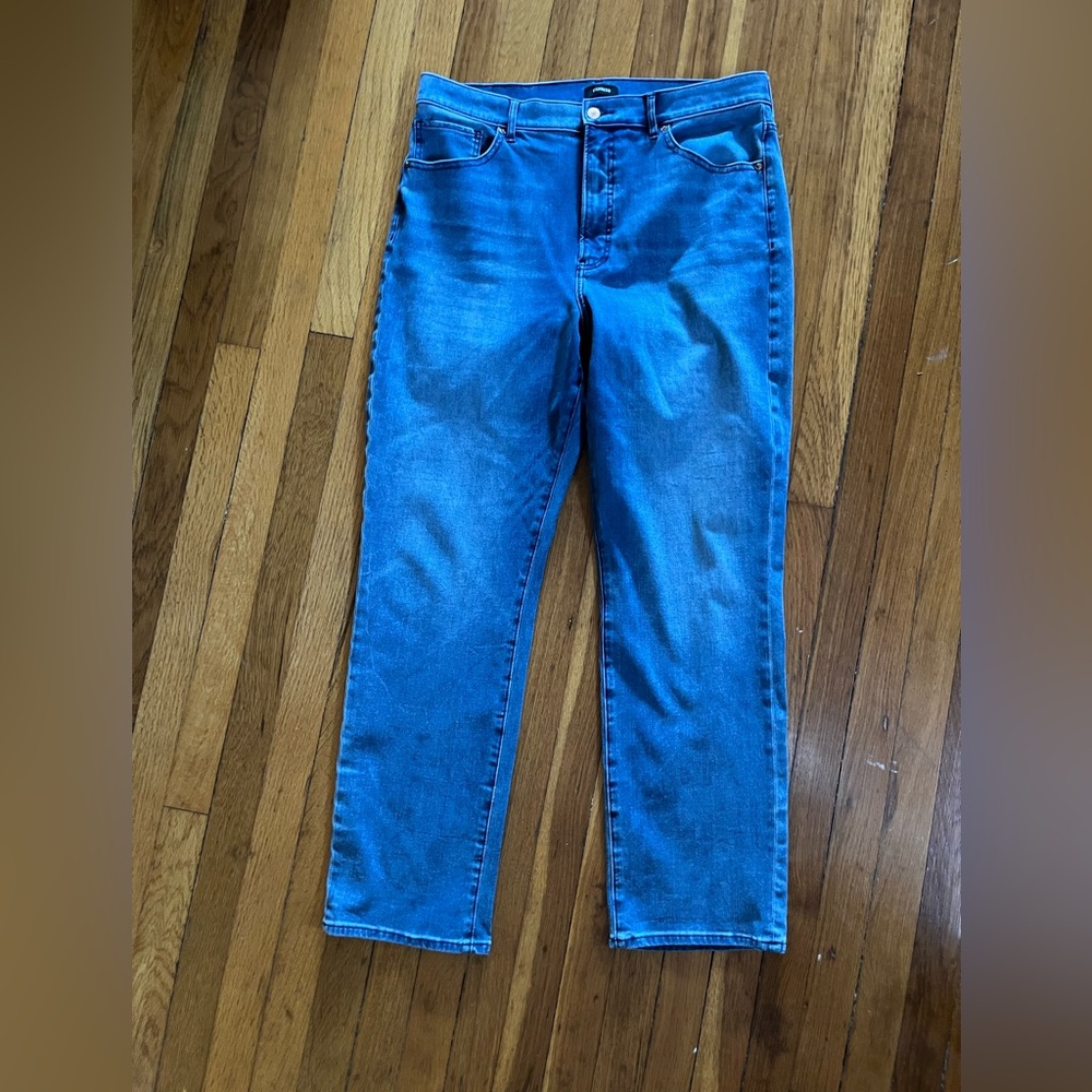 Express jeans  modern Straight super High Rise wider leg stretch looser fit 14r